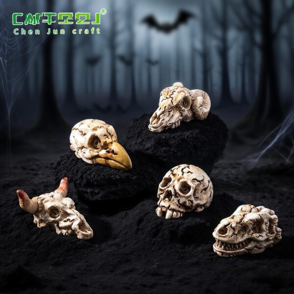 Wholesale Resin Crow Skull Ornament Decorative Accent for DIY Craft Home Decor