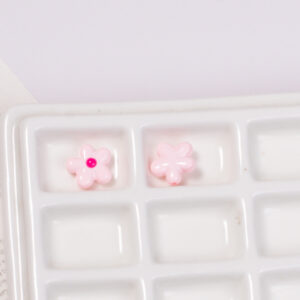 Light pink dotted oil florets