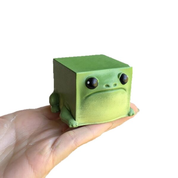 Wholesale Ugly Cute Frog Resin Figurine Decorative Desk Accent for Boutique Resale