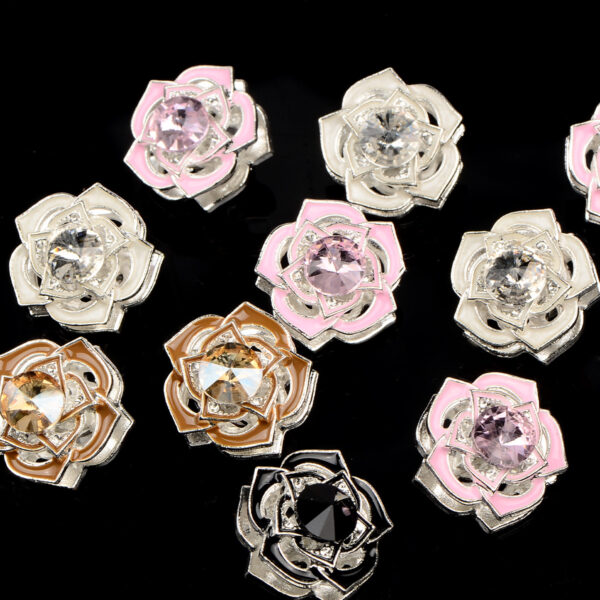 oly-687e76560f33a7d9cae8d4589c4a4a44 Wholesale Fashion Mixed Color Metal Flower Beads DIY Jewelry Accessory Gift