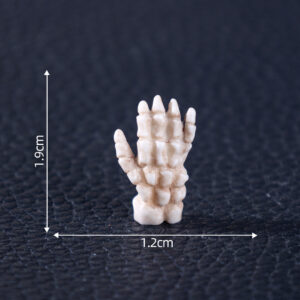25 # Broken palm / Halloween stuff