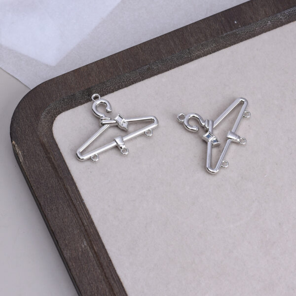 Wholesale Zinc Alloy Double Sided Electroplated White Keychain Pendant DIY Craft