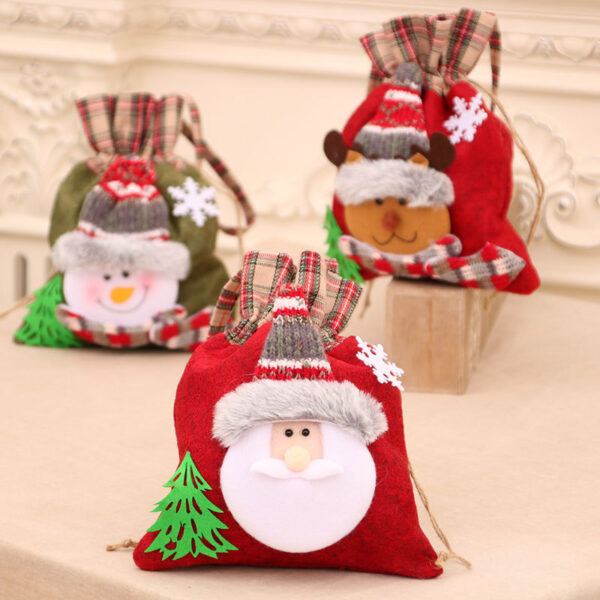 oly-6fb3df069cda4dea1f17775303fa754a Wholesale Santa Claus Plaid Flannel Christmas Gift Bag for Candy Apples Holiday Decor