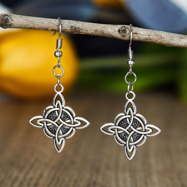 oly-743089e72d73fd0c2185da3913b25edc Wholesale Celtic Knot Earrings Pendant Antique Silver Hollow Out Clover Men's Jewelry Accessory Gift