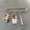 Wholesale Zinc Alloy Artist Palette Brooch Pin Stylish Jewelry Accessory for Art Lovers