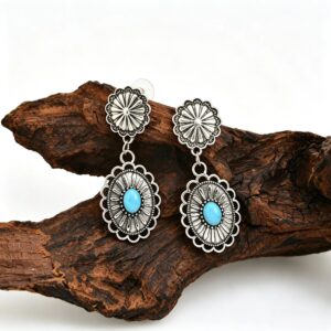 A pair of oval petal-shaped turquoise stud earrings (FG1681-5)