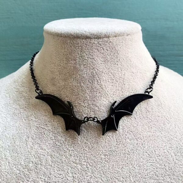 oly-7794b18ffbd9f1693c50a08f8192e860 Wholesale Zinc Alloy Gothic Bat Wing Pendant Necklace Silver Plated Chain Trendy Jewelry Accessory for Resale