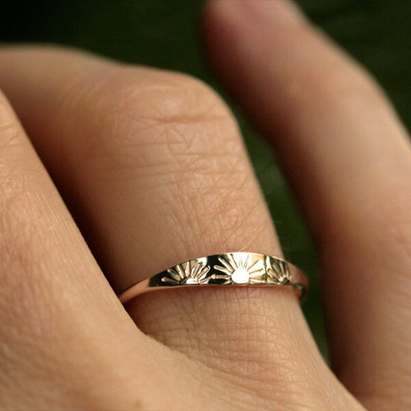 oly-779a02d78fa73875232b2c247f432480 Wholesale Women's Gold Sun Design Ring Alloy Fashion Accessory
