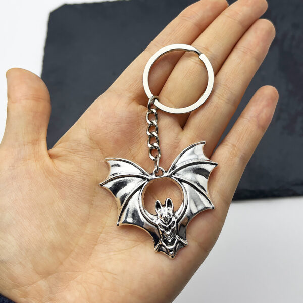 Wholesale Silver Bat Keychain Zinc Alloy Gothic Halloween Gift Fashion Accessory for Boutique Resale