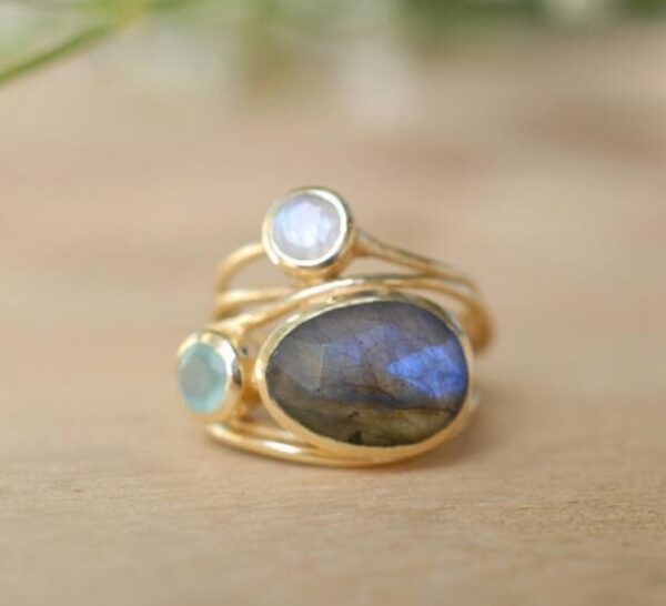 oly-786c6e11725e9802384238056e657dd9 Wholesale Stylish Gold Tone Alloy Shell-Shaped Ring Women's Geometric Jewelry Accessory for Boutique Resale