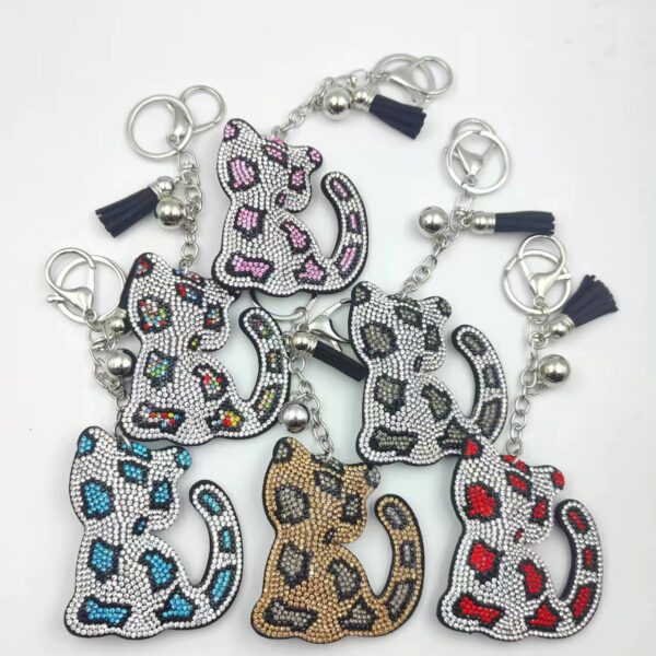oly-79b500446f88a18a3de1d54080612074 Wholesale Cute Leopard Cat Rhinestone Keychain Zinc Alloy Bag Charm for Wedding Gifts