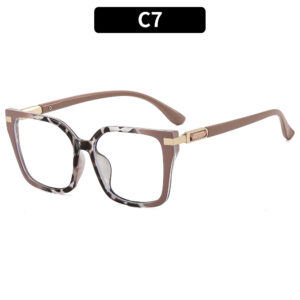 C7 - Leopard print on both sides with the center in the middle