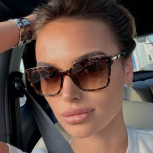 Wholesale Chic Square Retro Sunglasses UV400 Black Frame Gray Lens Fashion Accessory for Women Men
