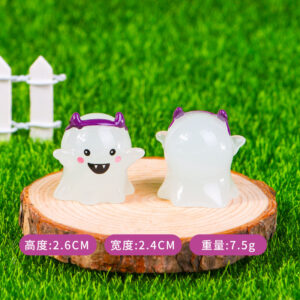Luminous Fangs Ghost G03-3-06