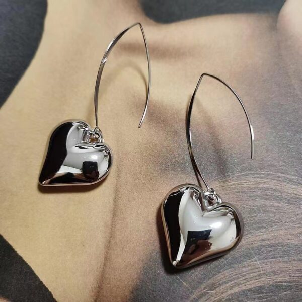 Wholesale Silver Heart Shaped Earrings for Women Elegant Fashion Jewelry Gift
