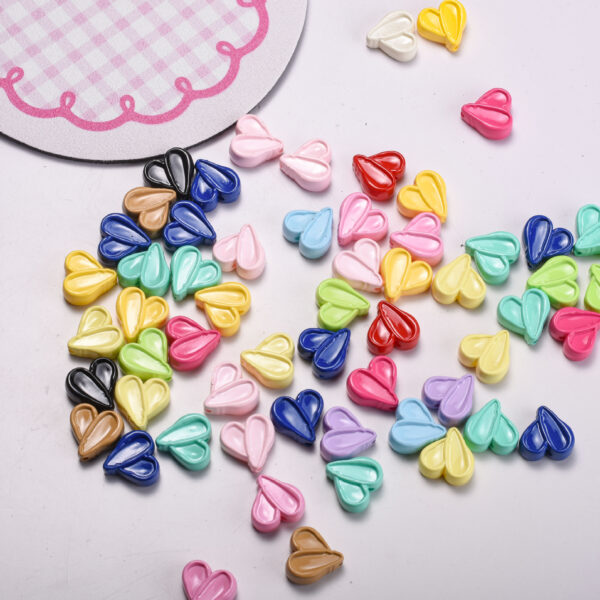 oly-7ee161ef35bc1022e55cceef7af4124f Wholesale Light Luxury Electroplated Acrylic Loose Beads Mixed Color Leaves Hearts for DIY Jewelry Making and Bag Charms