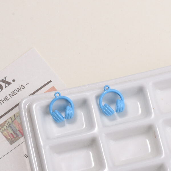 oly-81d7588d00836e051cb5630760042b65 Wholesale Mixed Color Alloy Headphone Pendant Charms DIY Jewelry Accessory for Resale