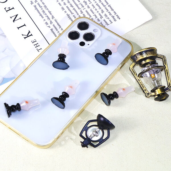 Wholesale Retro Miniature Kerosene Lamp Model - Plastic Resin Home Decor, Trendy DIY Accent for Boutique Resale