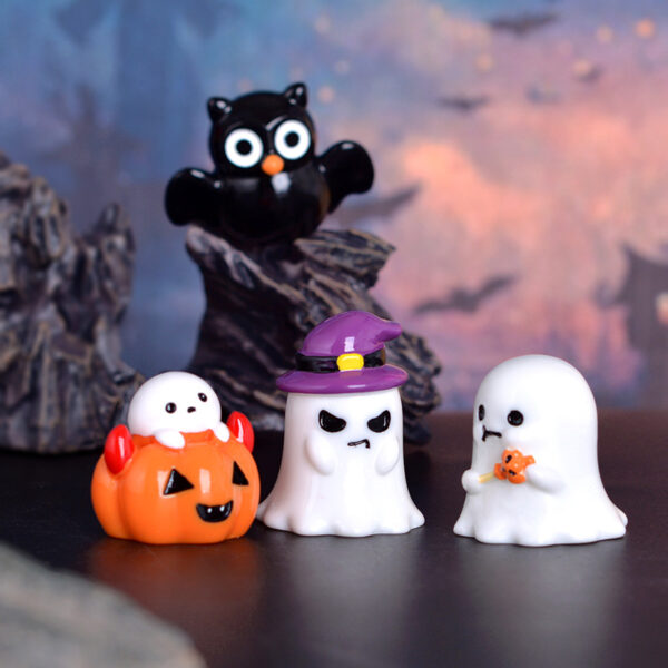 oly-826cfcfbb067040d4aceed604047847f Wholesale Halloween Wizard Ghost Series Resin Ornament Decorative Gift