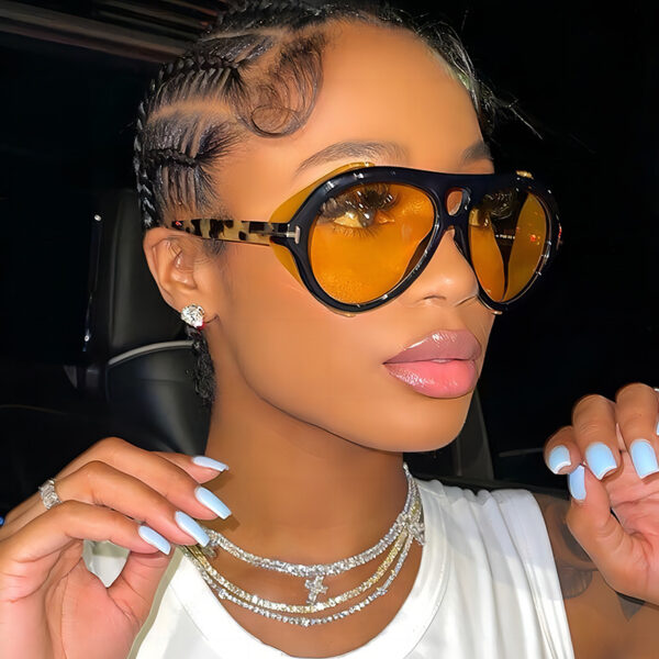 oly-84e45616691af27dbaf6c61fe031394d Wholesale Trendy Double Beam Sunglasses UV400 Black Frame Grey Lens Sun Protection Unisex