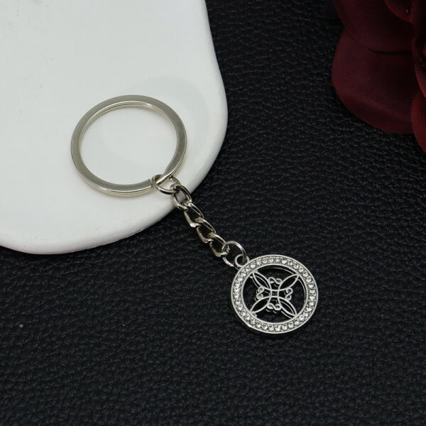 Wholesale Celtic Knot Keychain Silver Rhinestone Design Bag Charm Car Key Decorative Accessory Gift
