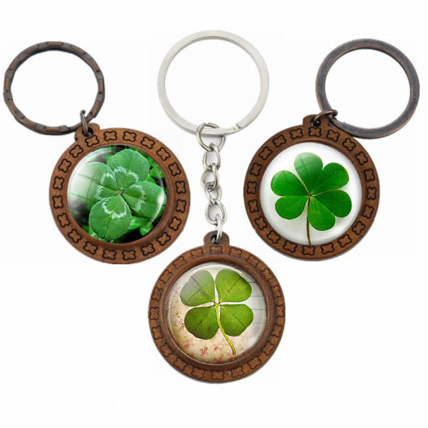 Wholesale Wood Four Leaf Clover Keychain Vintage Carved Pendant Unisex Gift