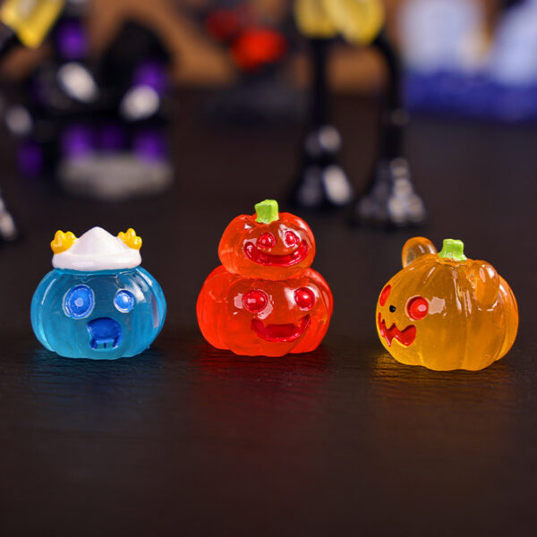Wholesale Halloween Luminous Pumpkin Ornament Cartoon Resin Craft for Home Decor DIY Accessory