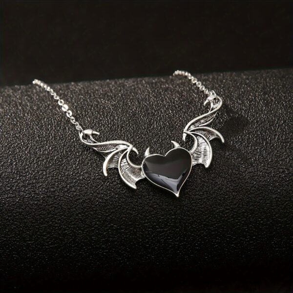 oly-8ad5582653e53fe666210832af7aac5f Wholesale Devil Heart Pendant Necklace Gothic Chic Jewelry Accessory for Boutique Resale