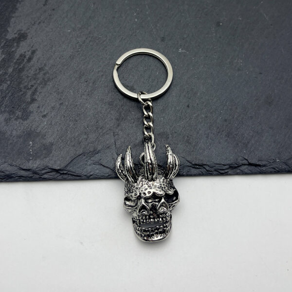 Wholesale Zinc Alloy Hip Hop Punk Skull Keychain Men Retro Car Accessory Gift