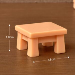 Square table no. 3 / Realistic kitten series