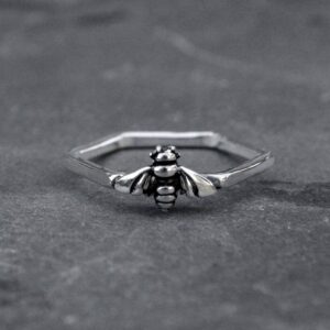 oly-8d1d0c0ef1acd03e63f219fc95f1f4b4 Wholesale Silver Hexagonal Bee Ring, Retro Alloy Fashion Accessory, Boutique Resale Jewelry
