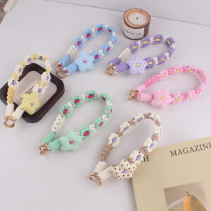 oly-8da26508e8a85bc8cd7c040ac814a034 Wholesale Handmade Beaded Phone Lanyard and Bag Charm Pink Star Flower Design for Everyday Wear Fashion Accessory