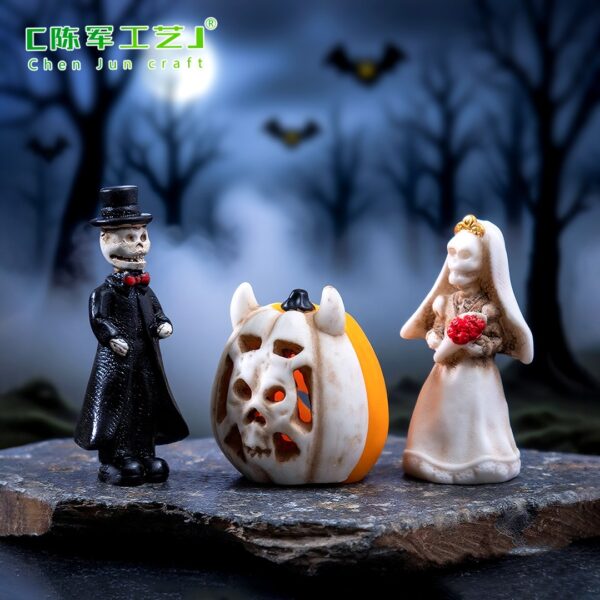 Wholesale Resin Halloween Skeleton Couple Figurine DIY Desktop Decorative Accent