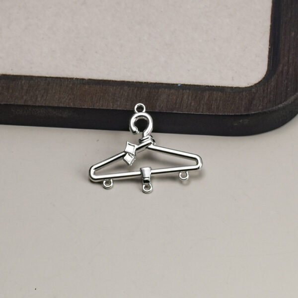 Wholesale Zinc Alloy Double Sided Electroplated White Keychain Pendant DIY Craft