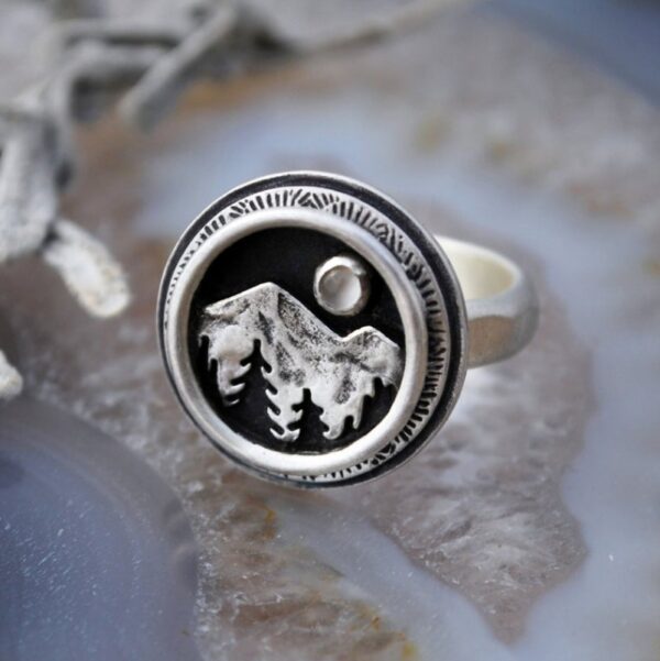 Wholesale Vintage Geometric Tree Motif Alloy Ring Jewelry Accessory for Gift Giving