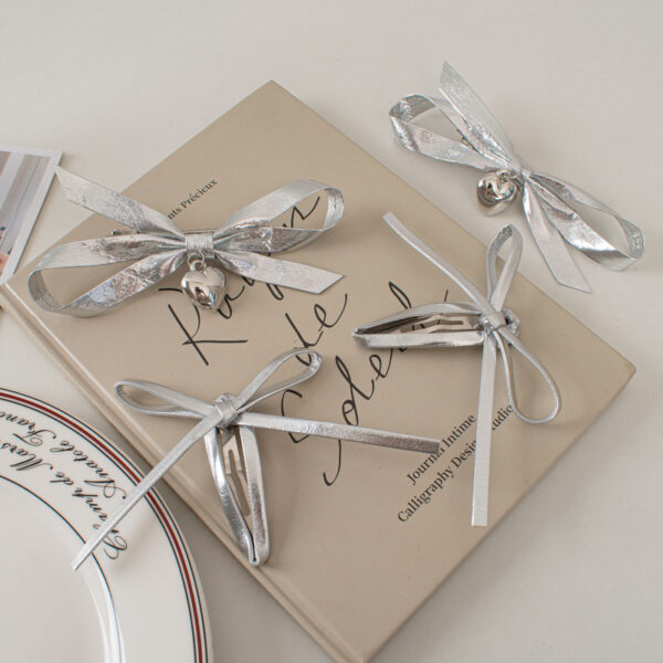oly-9250960e23d6e82127f6d75237fb79e9 Wholesale Trendy Silver Bow Leather Duckbill Hair Clip Fashion Hair Accessory for Daily Use or Gift