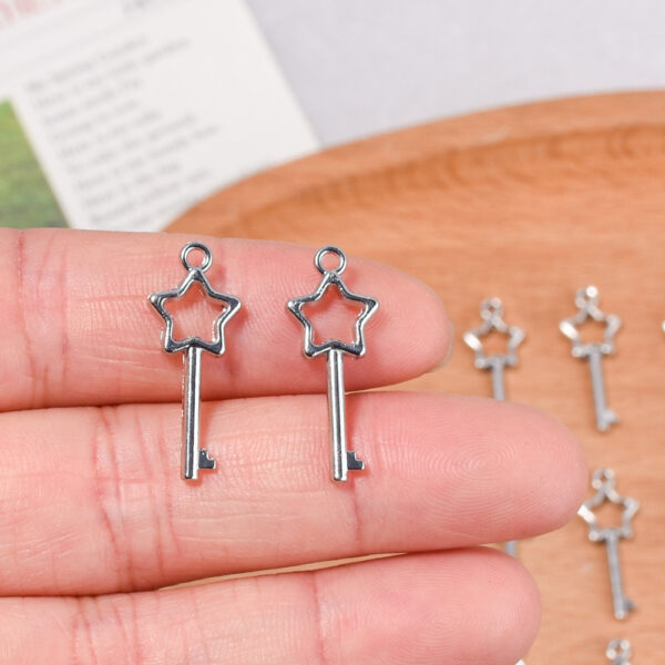Wholesale Alloy White Gold Tone Five Pointed Star Key Pendant DIY Jewelry Accessory for Party Resale