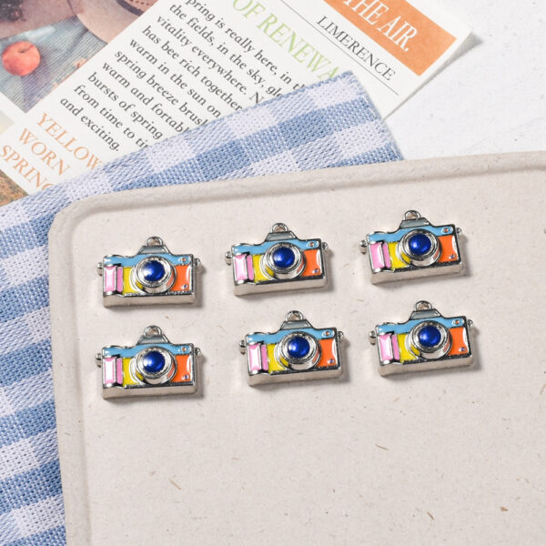 oly-92e5c97782f134bd5f4de35627e0ab09 Wholesale Alloy Camera Shaped Pendant Charm Trendy Jewelry Accessory for Keychain Bag DIY Craft and Gift