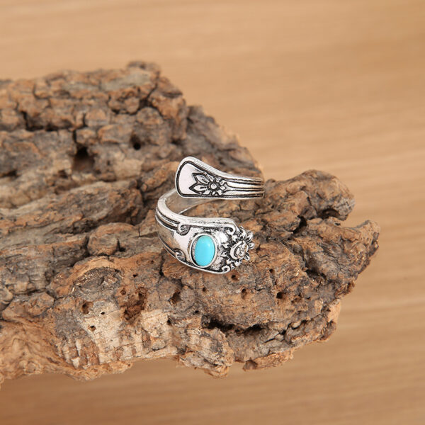 Wholesale Vintage Flower Carved Open Ring, Silver Alloy, Unisex Fashion Accessory for Resale