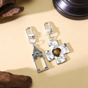 Wholesale Metal Cross Heart Keychain Pendant Trendy Car Key Accessory, Everyday Gift