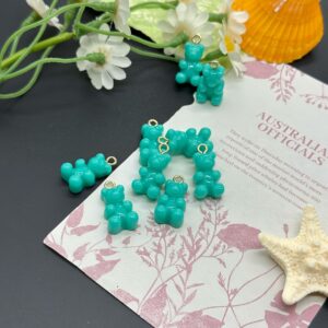 Emerald / Bear pendant (single)