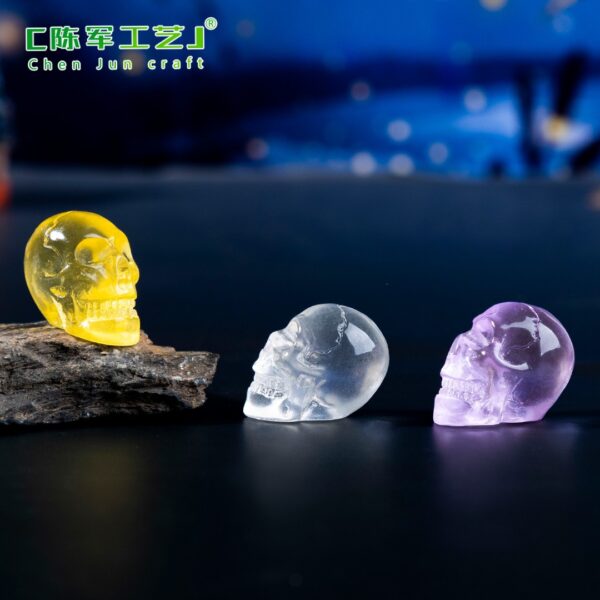 Wholesale Halloween Glow-in-the-Dark Resin Skull Figurines Decorative Accent for Home Office Decor Resale Gift