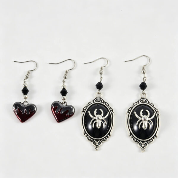 oly-99c9761353526f462e704f748b00814c Wholesale Retro Halloween Ear Hooks Zinc Alloy Bat Skull Spider Design Jewelry Accessory