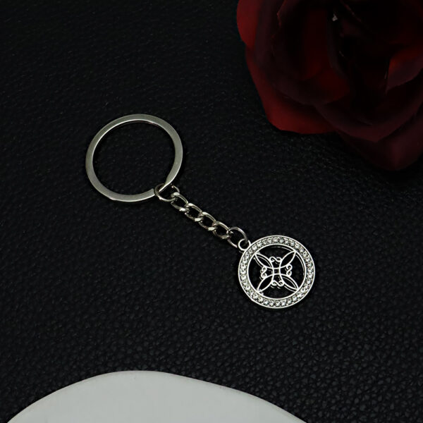 Wholesale Celtic Knot Keychain Silver Rhinestone Design Bag Charm Car Key Decorative Accessory Gift