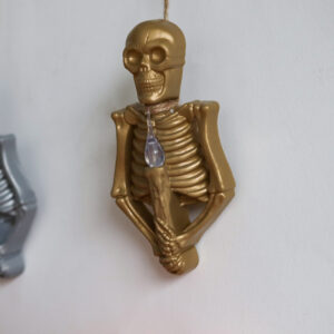 Red light golden skull lamp