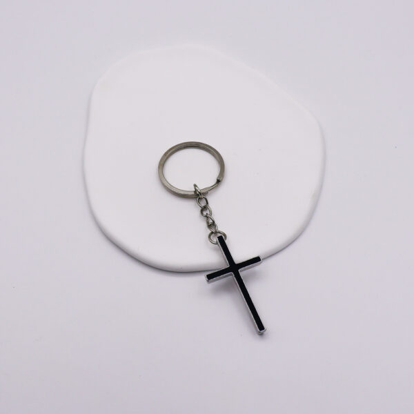Wholesale European Style Black Cross Keychain Fashion Accessory for Men Gift