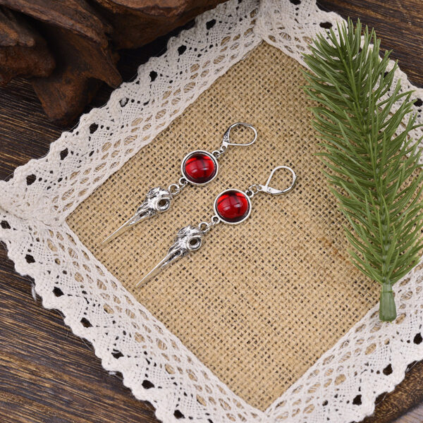 oly-9c7c56b2b4cdaa7be998e5da1fe6e521 Wholesale Antique Silver Zinc Alloy Geometric Crow Pendant Earrings Fashion Accessory