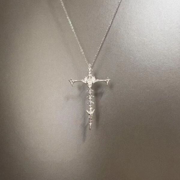 Wholesale Stylish Cross Pendant Necklace with U Shaped Bamboo Chain Fashion Jewelry Accessory for Women