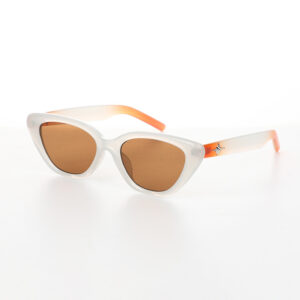 Pearlescent white frame