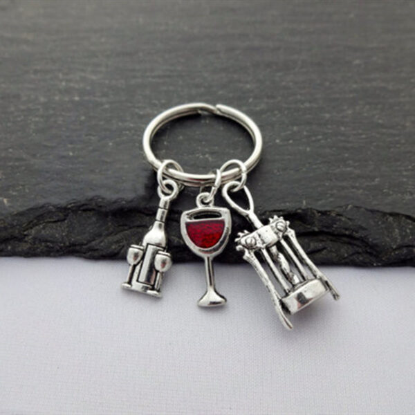 Wholesale Stylish European Style Wine Bottle Keychain Alloy Car Key Accessory